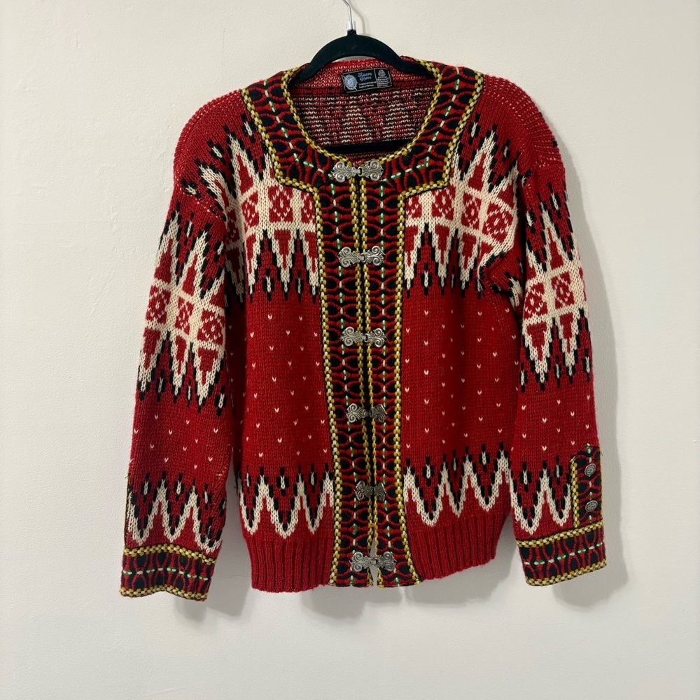 Vintage Nordic 100% Wool Knit Norway Fair Isle Ski Sweater Engraved Clasp